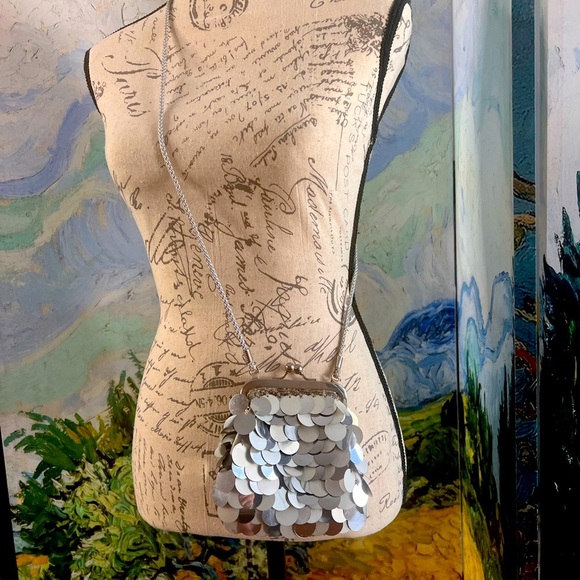 Silver sequined, grey beaded, Flapper Girl clutch. - Picture 3 of 7